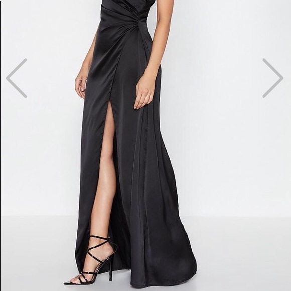 Black Satin Style Holiday Dress ✨ - Picture 5 of 6